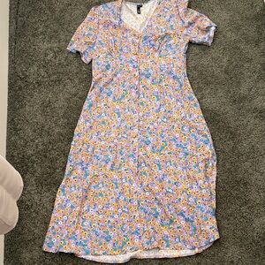 Floral Midi Dress with Short Sleeves